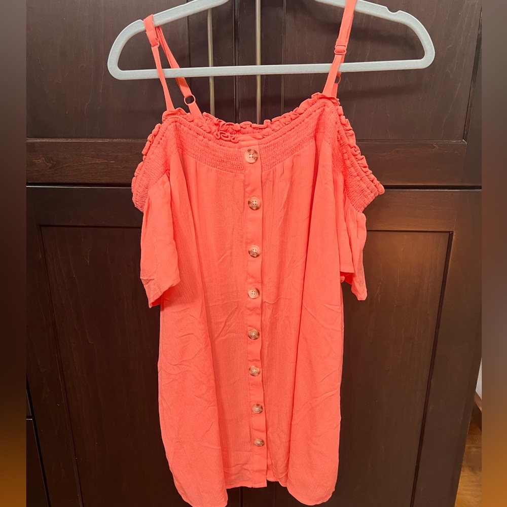 Coral Torrid cold shoulder crinkle linen top size 2 (18-20)